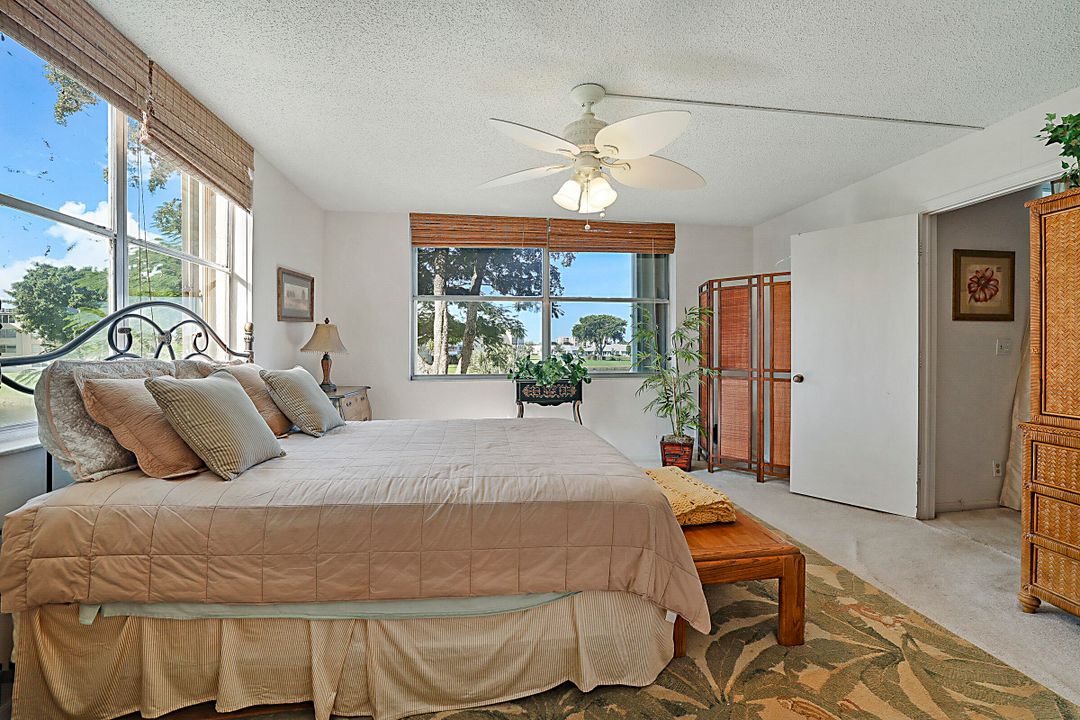 На продажу: $125,000 (2 спален, 2 ванн, 1145 Квадратных фут)