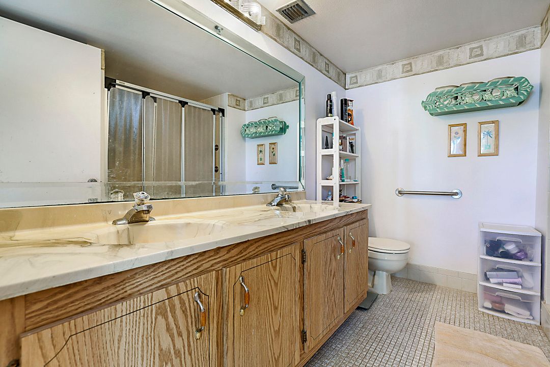 На продажу: $125,000 (2 спален, 2 ванн, 1145 Квадратных фут)