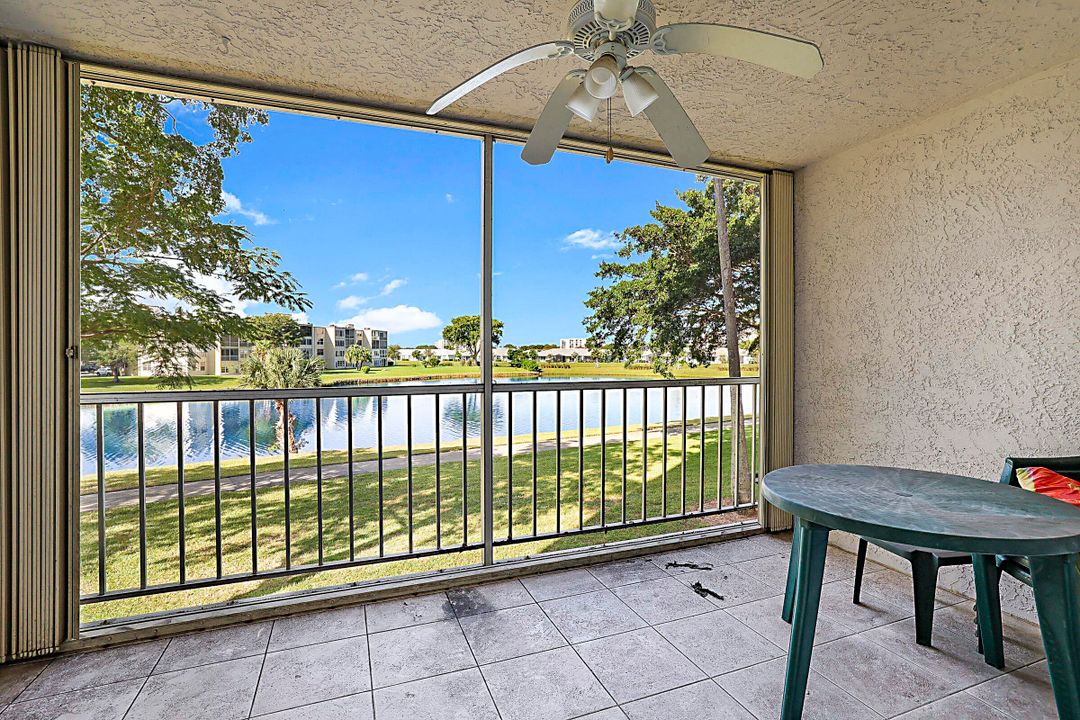 На продажу: $125,000 (2 спален, 2 ванн, 1145 Квадратных фут)