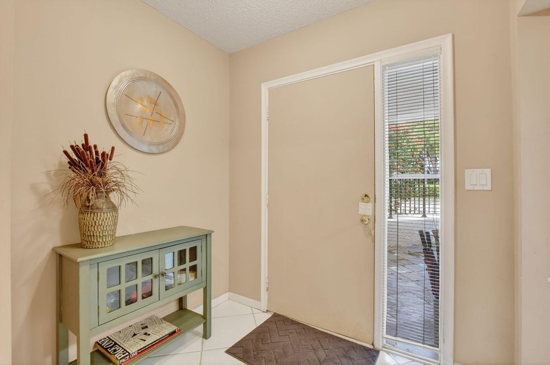 Active With Contract: $250,000 (2 beds, 2 baths, 1459 Square Feet)