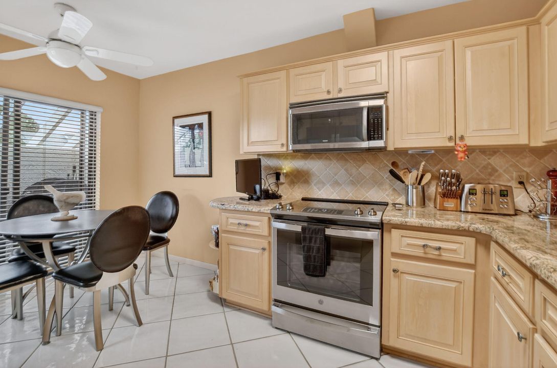 Active With Contract: $250,000 (2 beds, 2 baths, 1459 Square Feet)