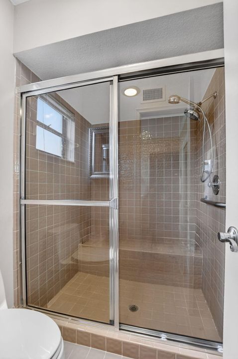 Active With Contract: $250,000 (2 beds, 2 baths, 1459 Square Feet)