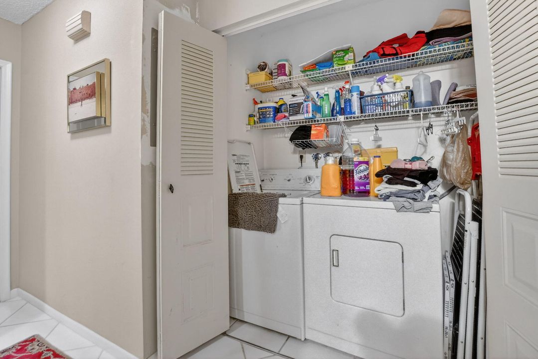 Active With Contract: $250,000 (2 beds, 2 baths, 1459 Square Feet)