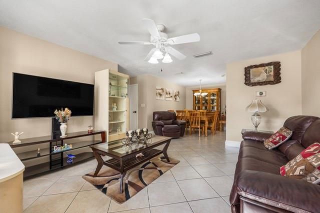 For Sale: $350,000 (3 beds, 2 baths, 1400 Square Feet)