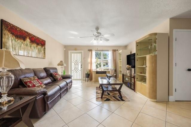 For Sale: $350,000 (3 beds, 2 baths, 1400 Square Feet)