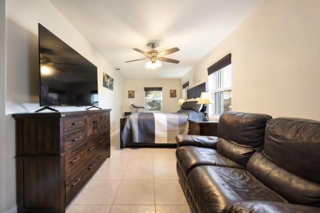 For Sale: $350,000 (3 beds, 2 baths, 1400 Square Feet)