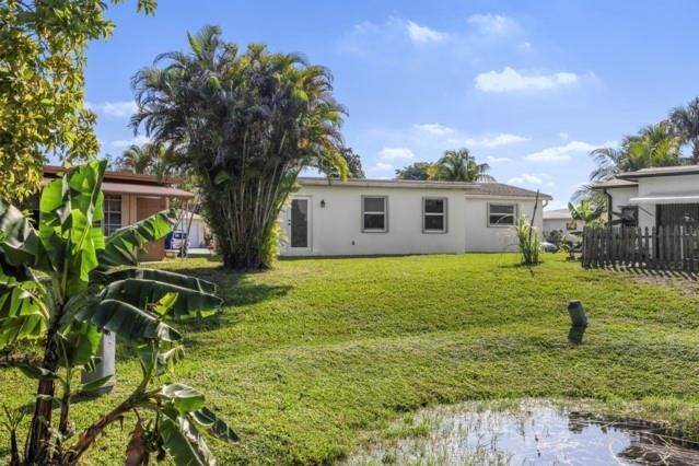 For Sale: $350,000 (3 beds, 2 baths, 1400 Square Feet)