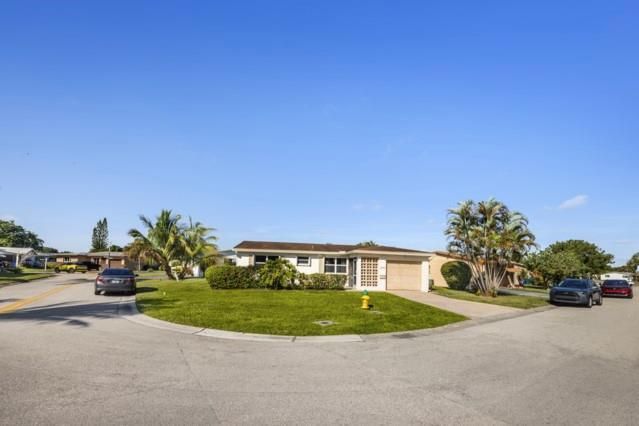 For Sale: $350,000 (3 beds, 2 baths, 1400 Square Feet)