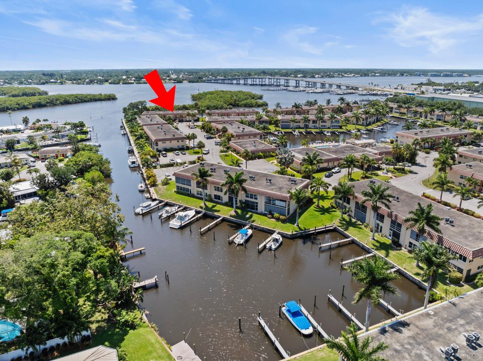 待售: $259,000 (2 贝兹, 1 浴室, 820 平方英尺)