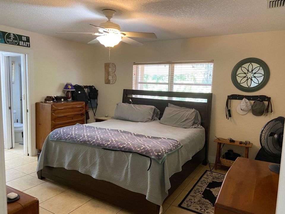 For Rent: $2,850 (2 beds, 2 baths, 1100 Square Feet)