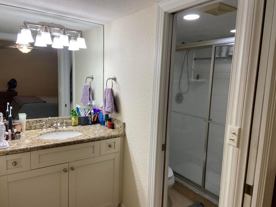 For Rent: $2,850 (2 beds, 2 baths, 1100 Square Feet)