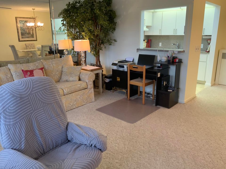 На продажу: $89,900 (1 спален, 1 ванн, 720 Квадратных фут)