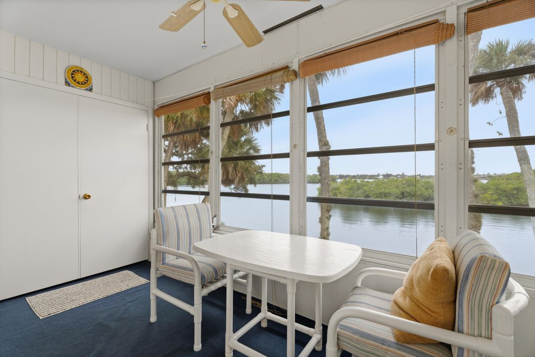 待售: $259,000 (2 贝兹, 1 浴室, 820 平方英尺)