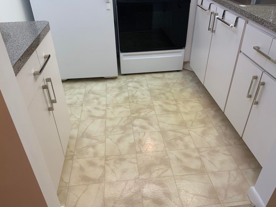 На продажу: $89,900 (1 спален, 1 ванн, 720 Квадратных фут)