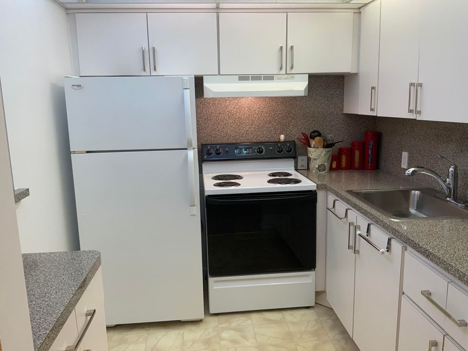 На продажу: $89,900 (1 спален, 1 ванн, 720 Квадратных фут)