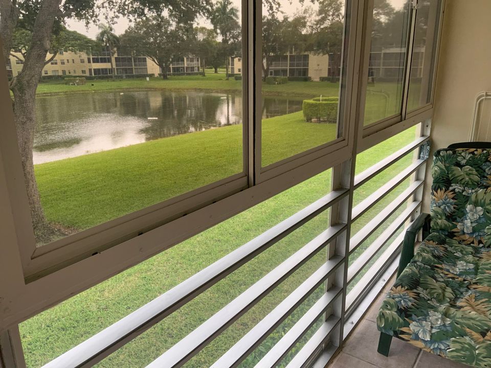 На продажу: $89,900 (1 спален, 1 ванн, 720 Квадратных фут)