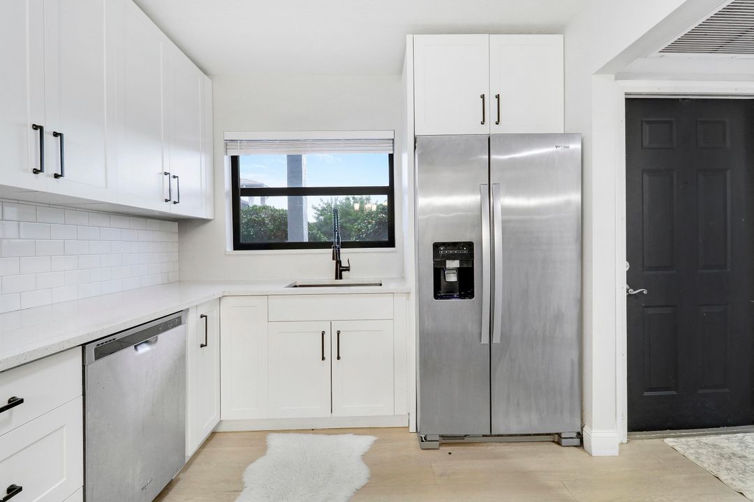 For Sale: $259,000 (3 beds, 3 baths, 1360 Square Feet)