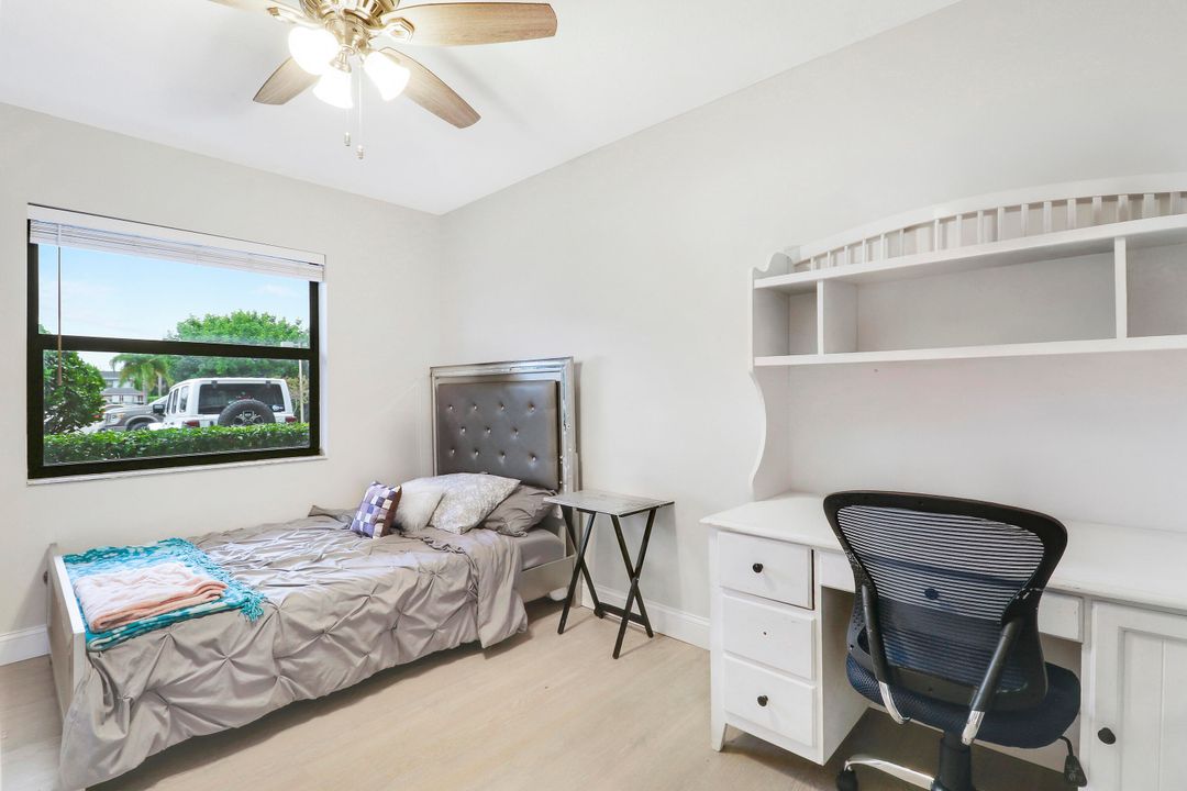 For Sale: $259,000 (3 beds, 3 baths, 1360 Square Feet)