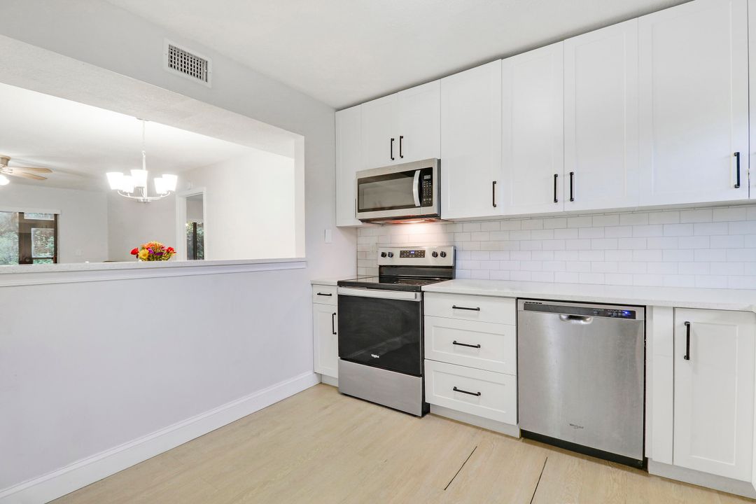 For Sale: $259,000 (3 beds, 3 baths, 1360 Square Feet)