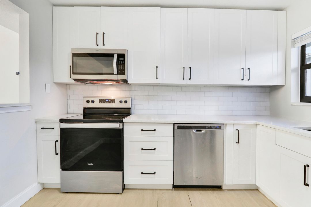 For Sale: $259,000 (3 beds, 3 baths, 1360 Square Feet)