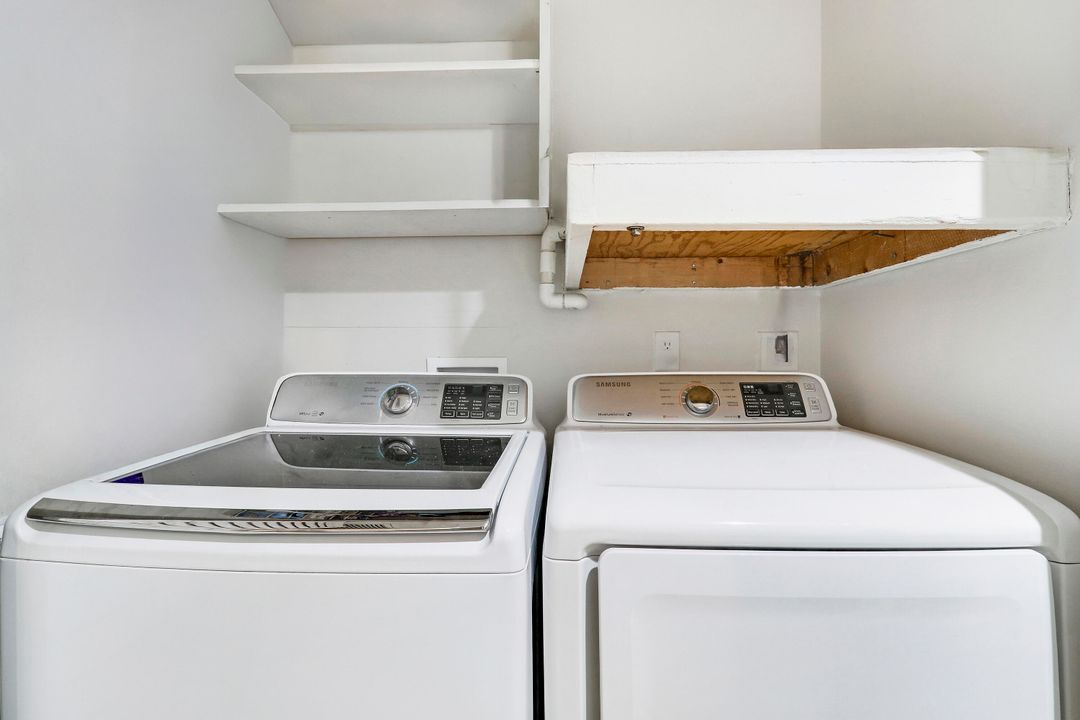 For Sale: $259,000 (3 beds, 3 baths, 1360 Square Feet)