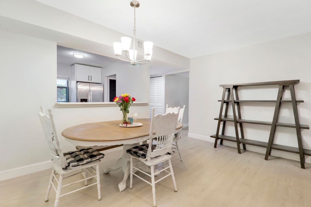 For Sale: $259,000 (3 beds, 3 baths, 1360 Square Feet)