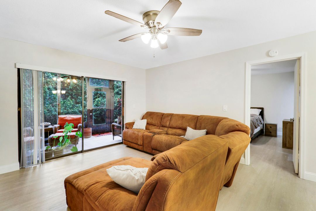 For Sale: $259,000 (3 beds, 3 baths, 1360 Square Feet)