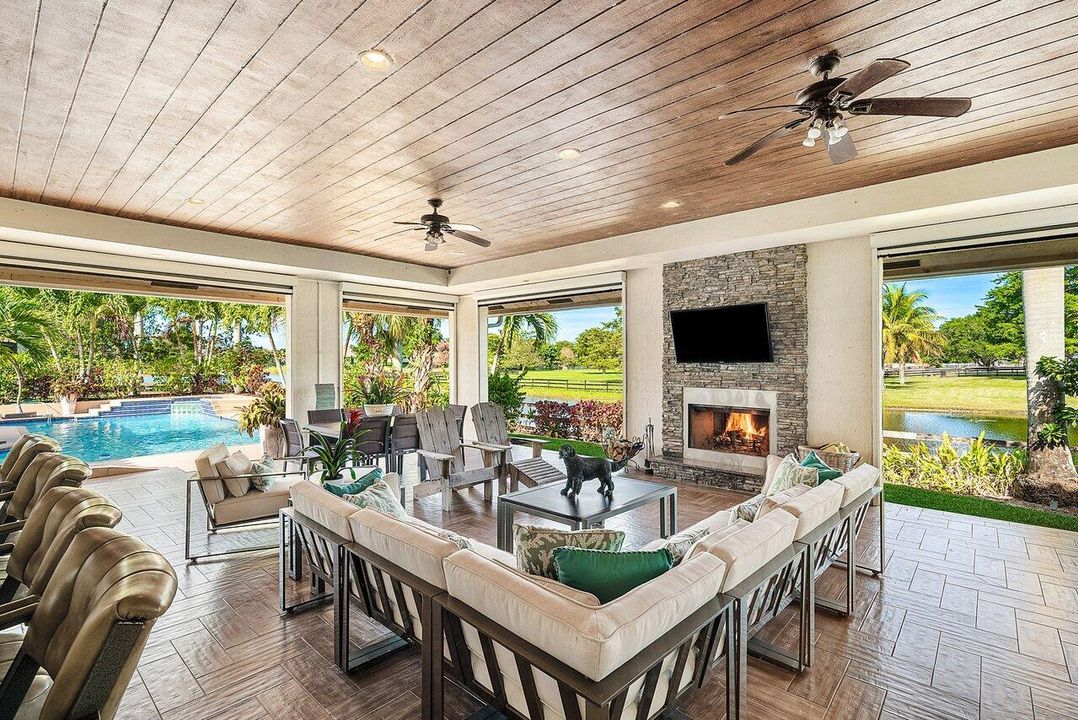 For Sale: $3,650,000 (5 beds, 4 baths, 5368 Square Feet)