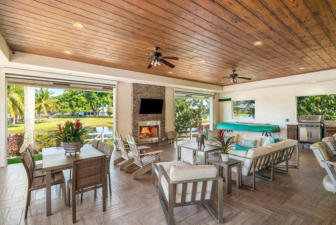 For Sale: $3,650,000 (5 beds, 4 baths, 5368 Square Feet)