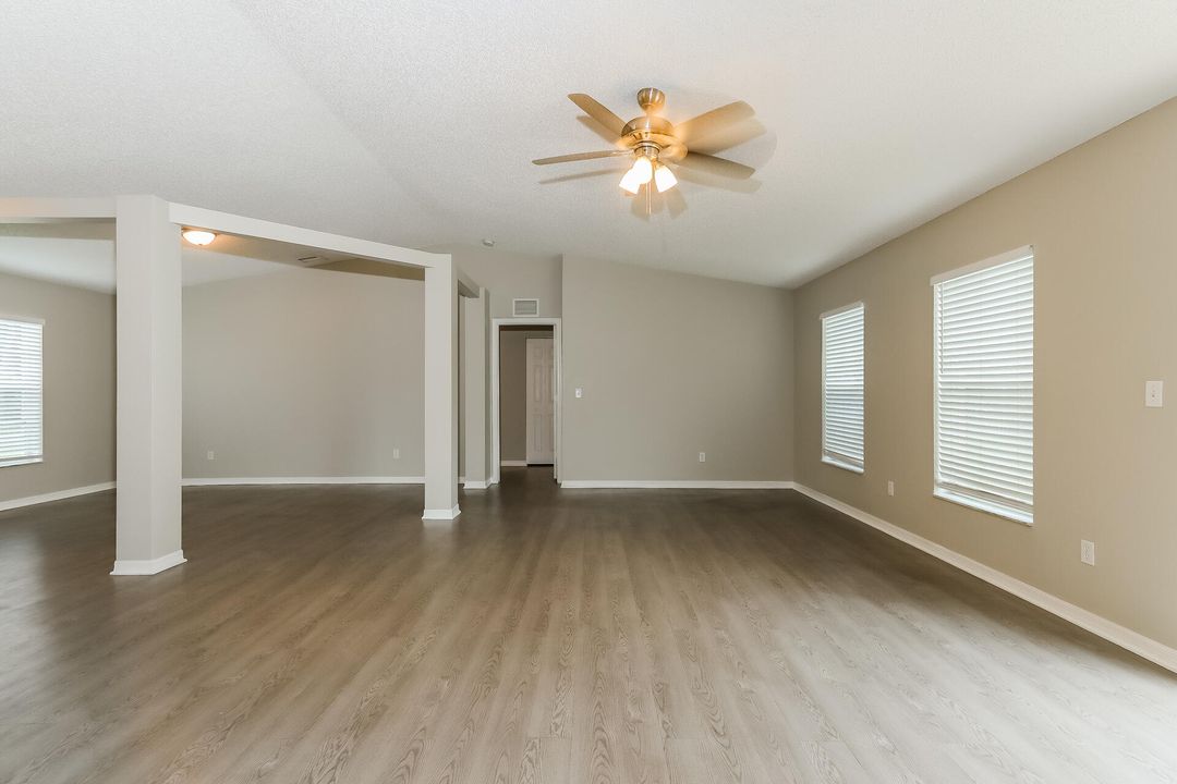 出租: $2,310 (3 贝兹, 2 浴室, 1582 平方英尺)