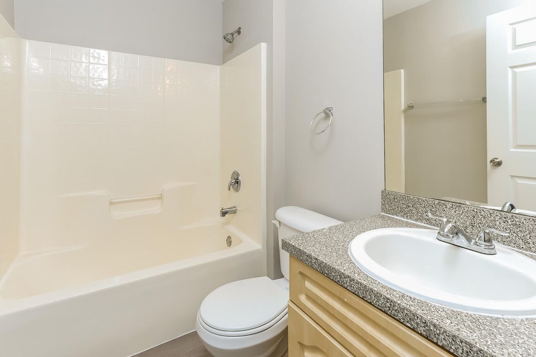 出租: $2,310 (3 贝兹, 2 浴室, 1582 平方英尺)