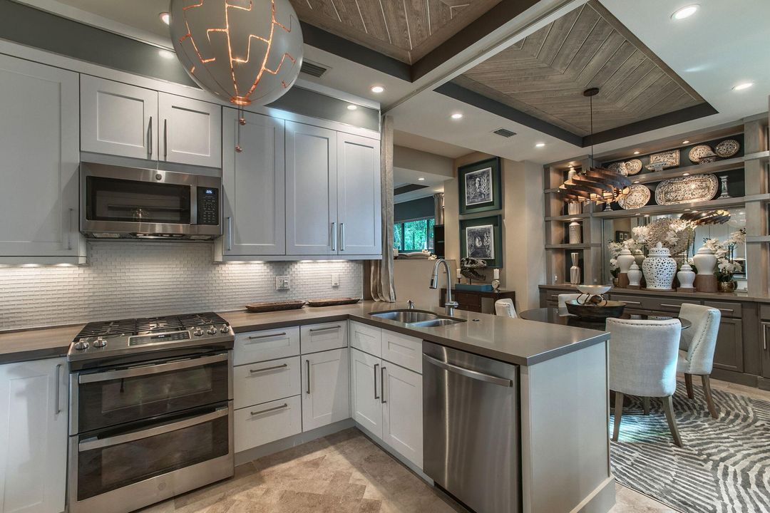 For Sale: $1,300,000 (3 beds, 2 baths, 1810 Square Feet)