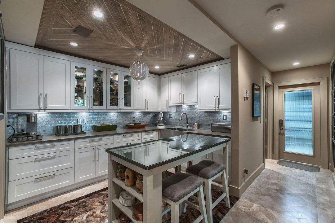 For Sale: $1,300,000 (3 beds, 2 baths, 1810 Square Feet)