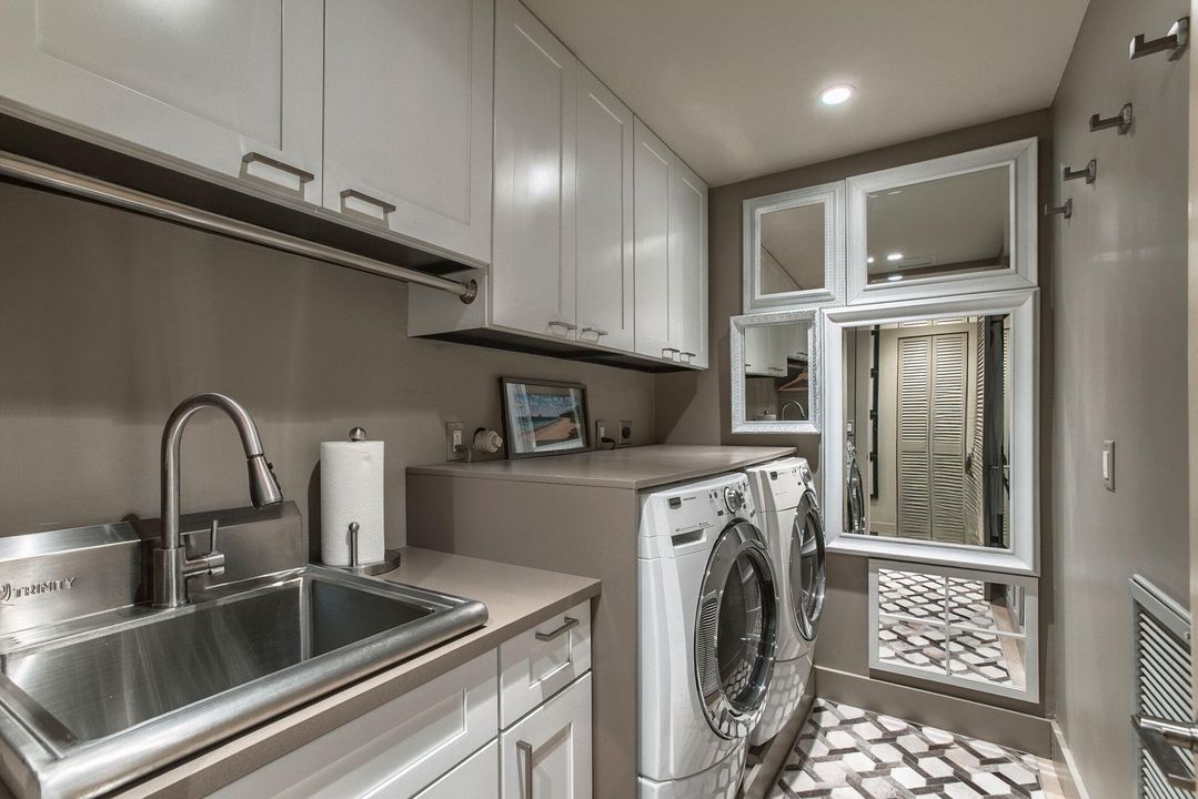 For Sale: $1,300,000 (3 beds, 2 baths, 1810 Square Feet)