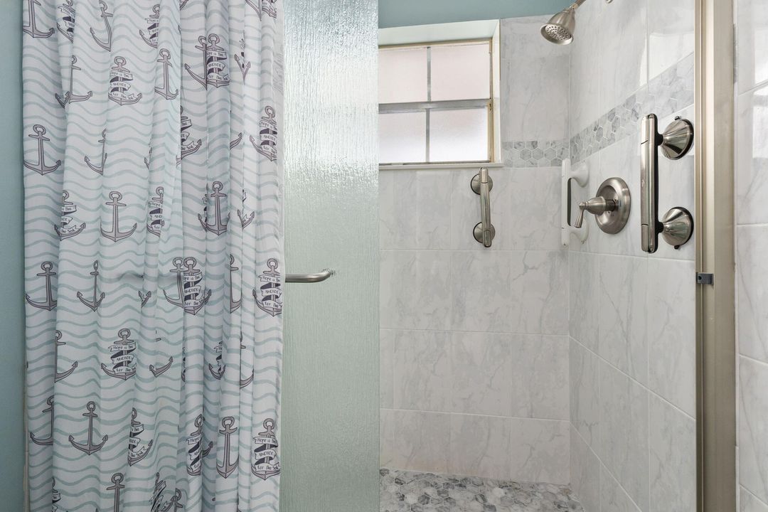 На продажу: $119,000 (2 спален, 2 ванн, 1120 Квадратных фут)