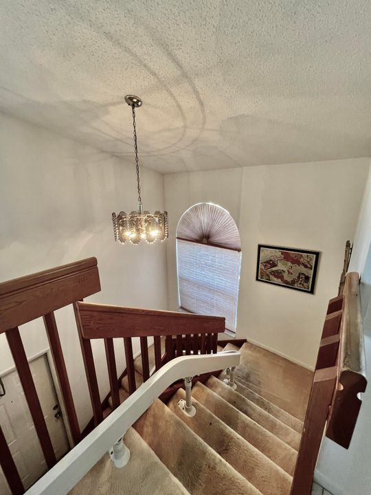 На продажу: $195,000 (3 спален, 2 ванн, 1385 Квадратных фут)