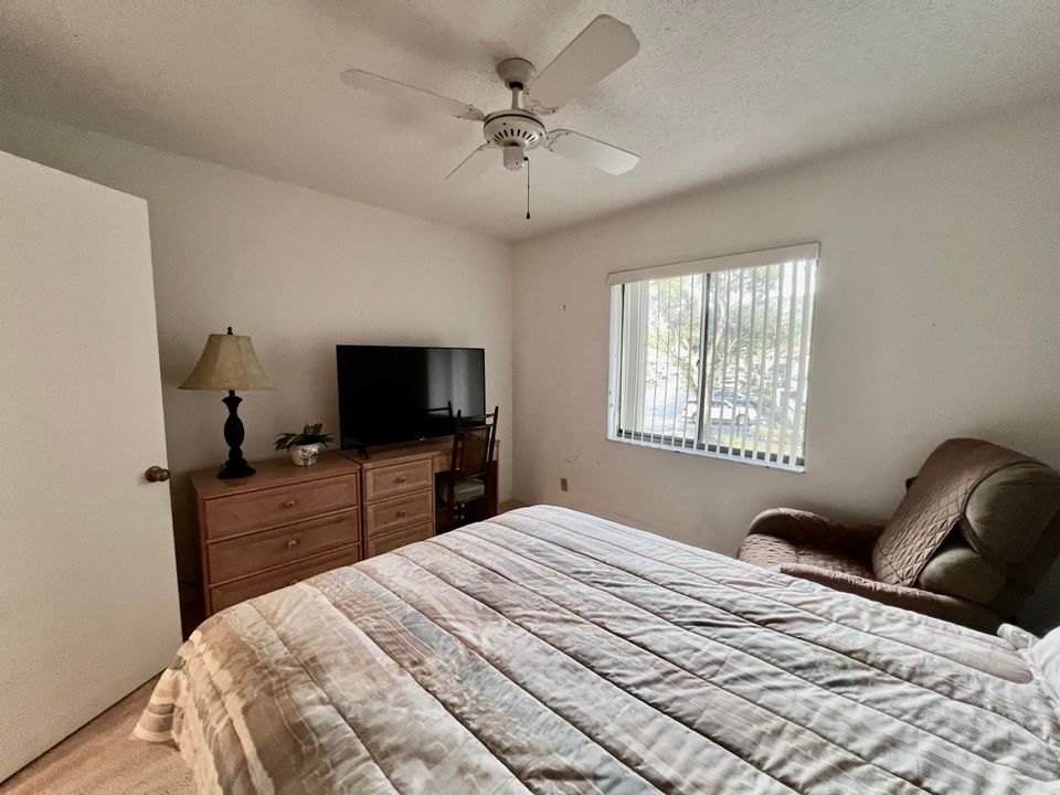 На продажу: $195,000 (3 спален, 2 ванн, 1385 Квадратных фут)