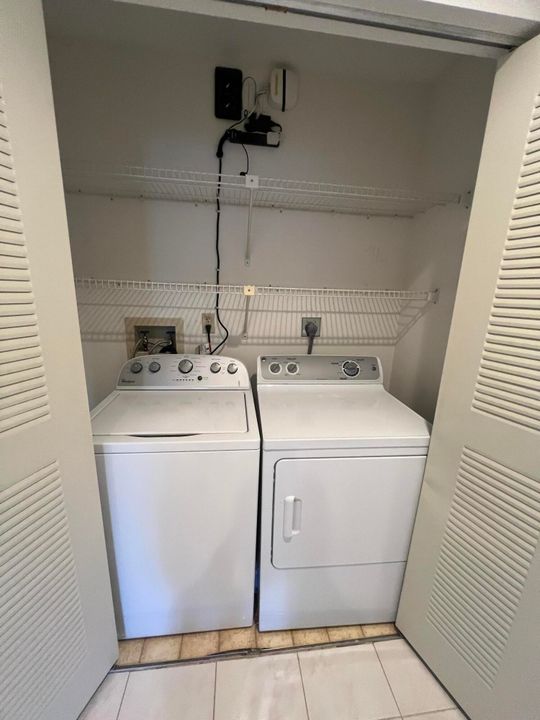 На продажу: $195,000 (3 спален, 2 ванн, 1385 Квадратных фут)