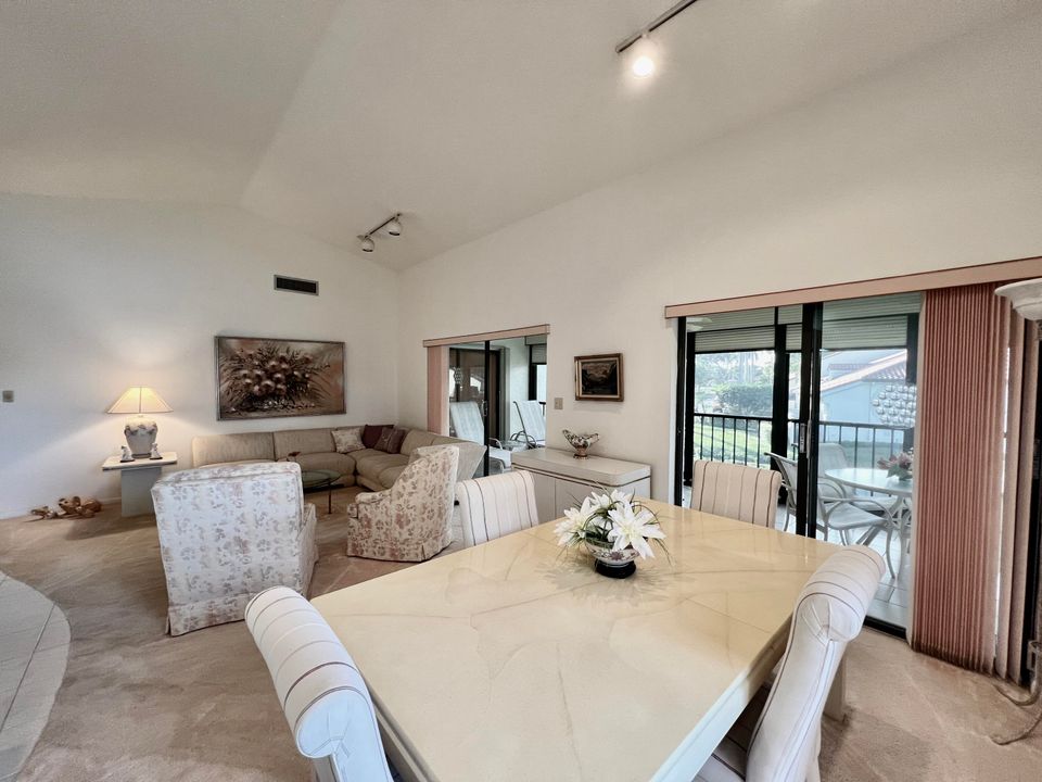 На продажу: $195,000 (3 спален, 2 ванн, 1385 Квадратных фут)