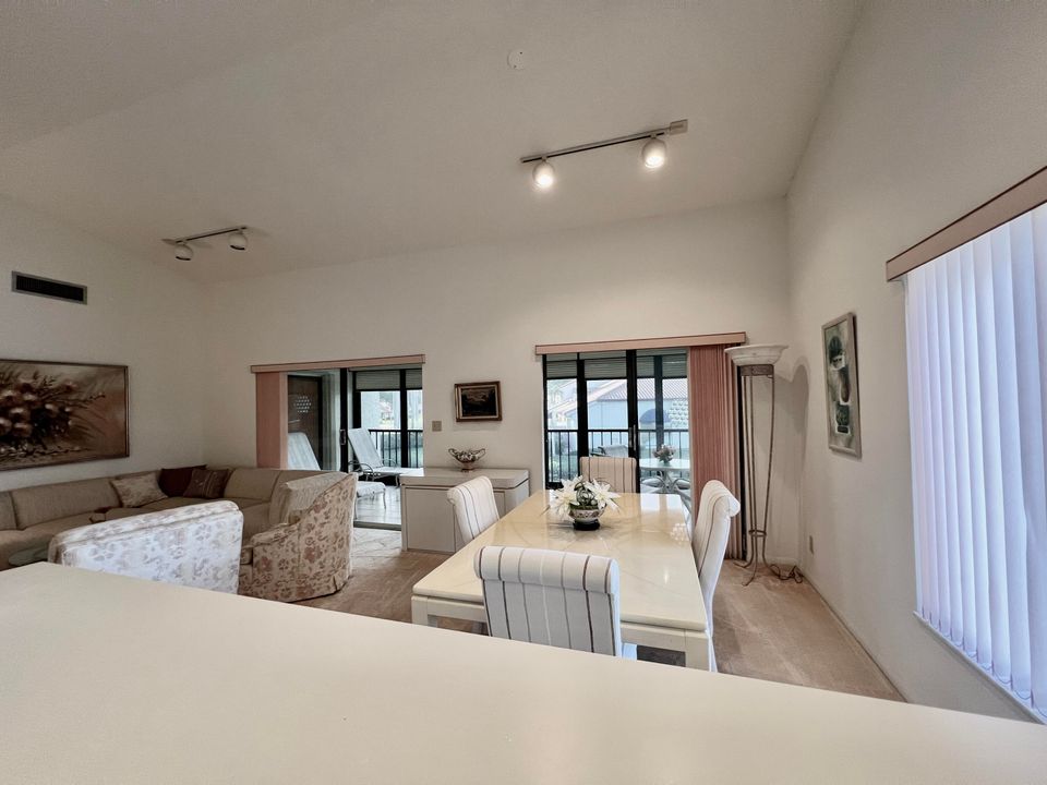 На продажу: $195,000 (3 спален, 2 ванн, 1385 Квадратных фут)