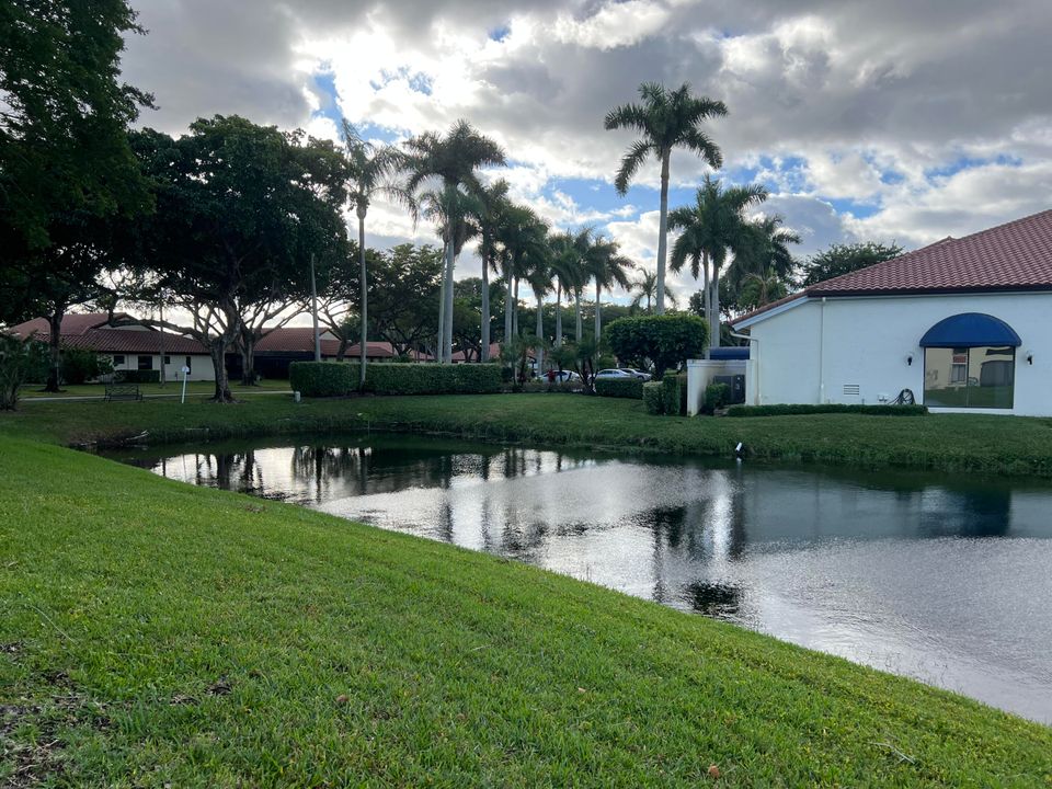 На продажу: $195,000 (3 спален, 2 ванн, 1385 Квадратных фут)