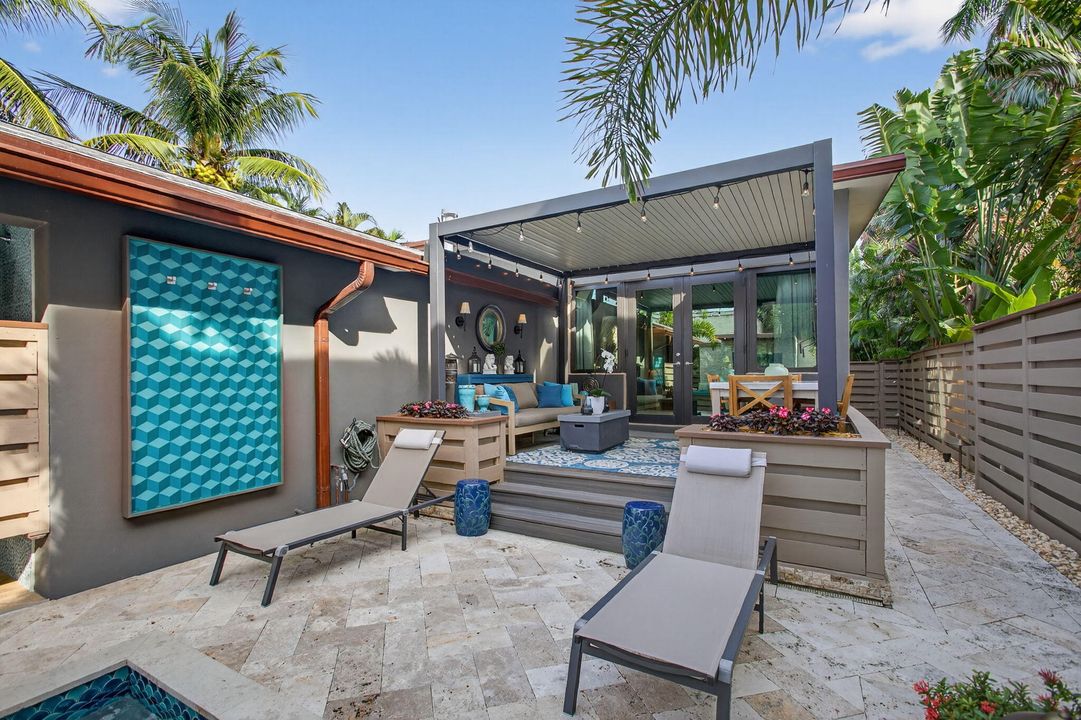 For Sale: $1,300,000 (3 beds, 2 baths, 1810 Square Feet)