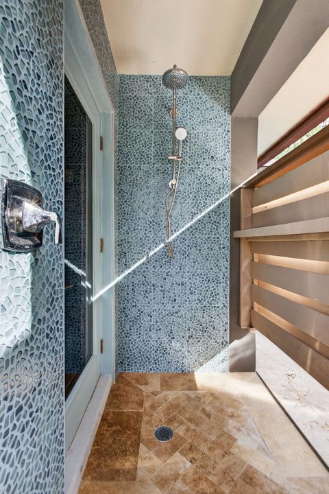 For Sale: $1,300,000 (3 beds, 2 baths, 1810 Square Feet)