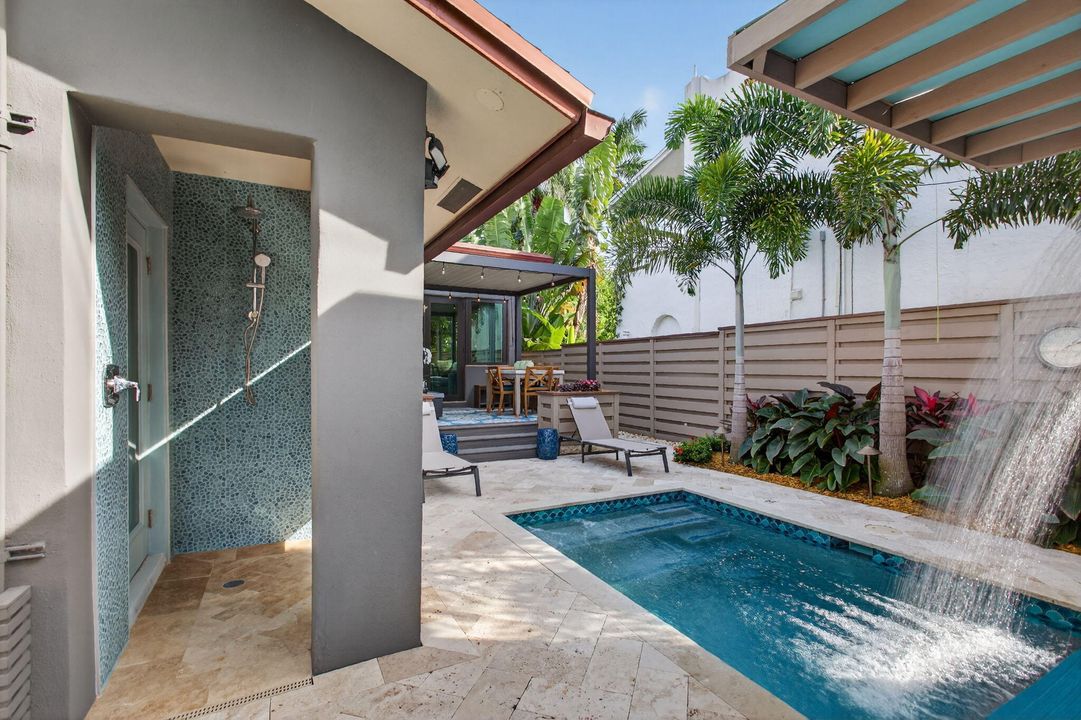 For Sale: $1,300,000 (3 beds, 2 baths, 1810 Square Feet)