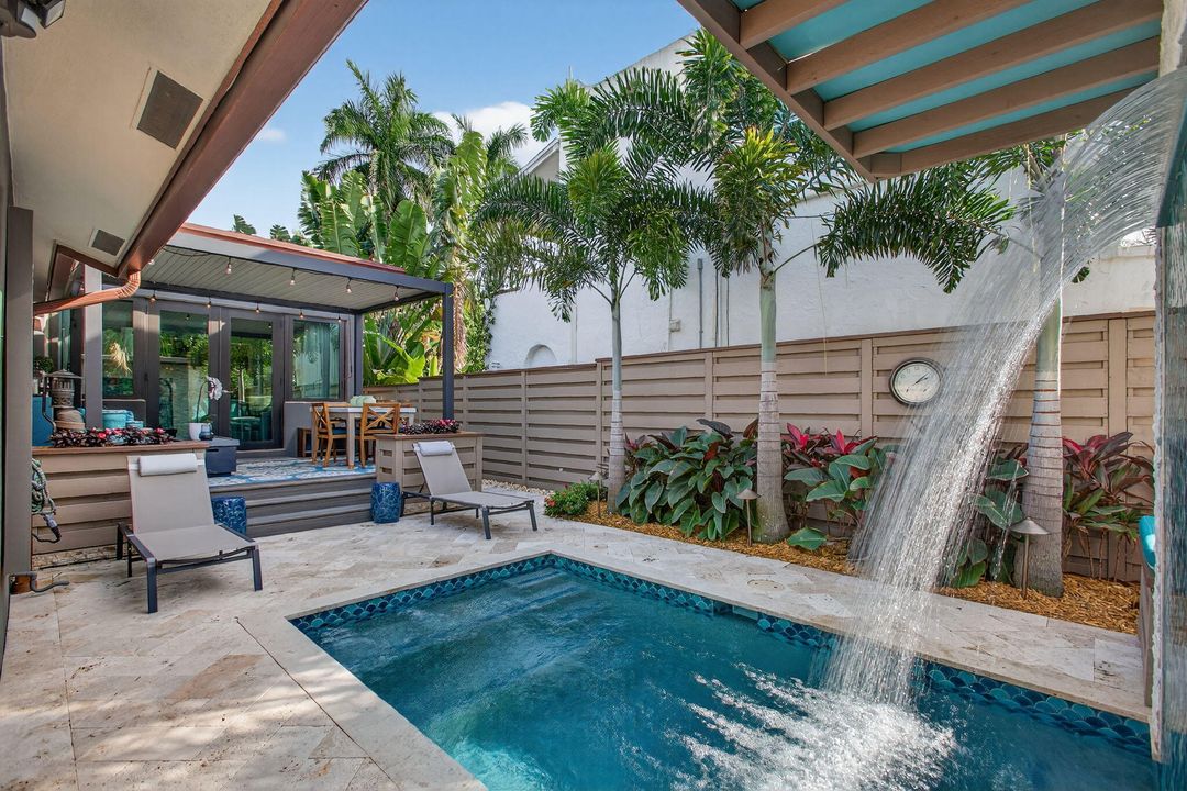 For Sale: $1,300,000 (3 beds, 2 baths, 1810 Square Feet)