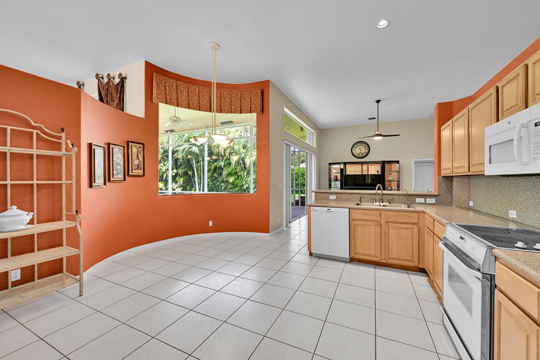 待售: $885,000 (5 贝兹, 3 浴室, 2772 平方英尺)