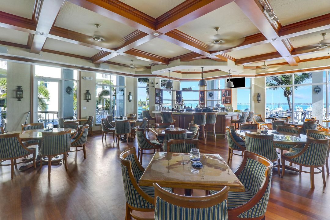 For Sale: $363,500 (2 beds, 2 baths, 1082 Square Feet)