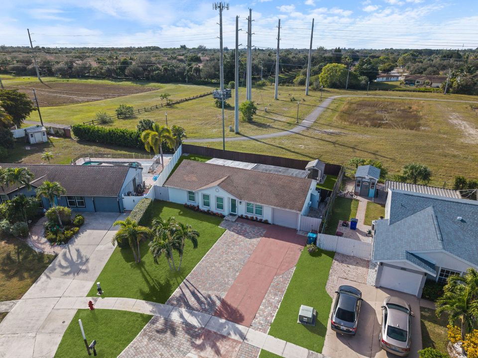 En Venta: $519,900 (4 camas, 3 baños, 1768 Pies cuadrados)