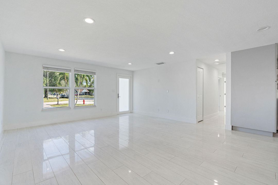 En Venta: $519,900 (4 camas, 3 baños, 1768 Pies cuadrados)