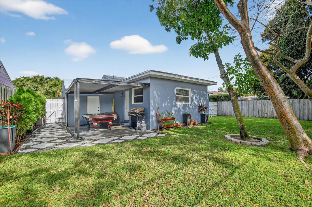 Active With Contract: $358,888 (3 beds, 1 baths, 1266 Square Feet)